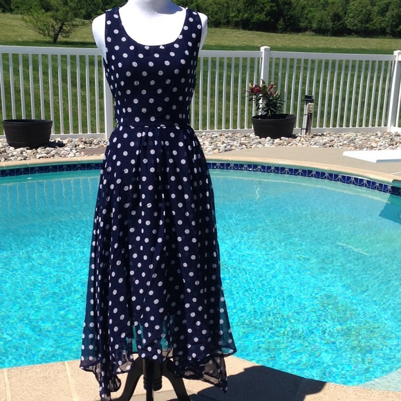 Dresses & Skirts - 🌞 Adorable Navy Polka Dot Dress