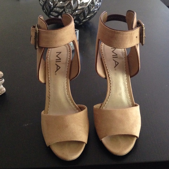 MIA high heels