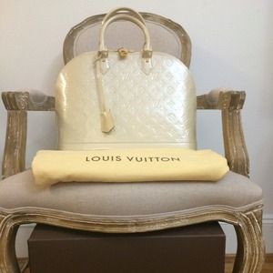 Louis Vuitton Alma GM Blanc Corail.