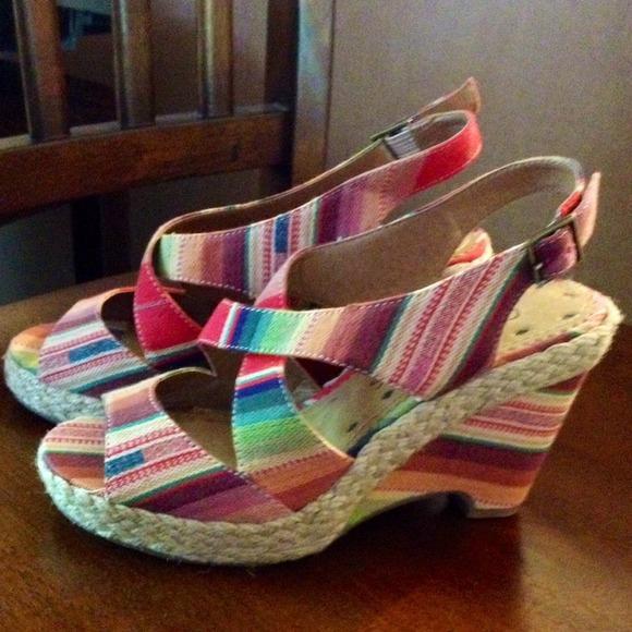 ☀️Striped summer wedge☀️NWOT