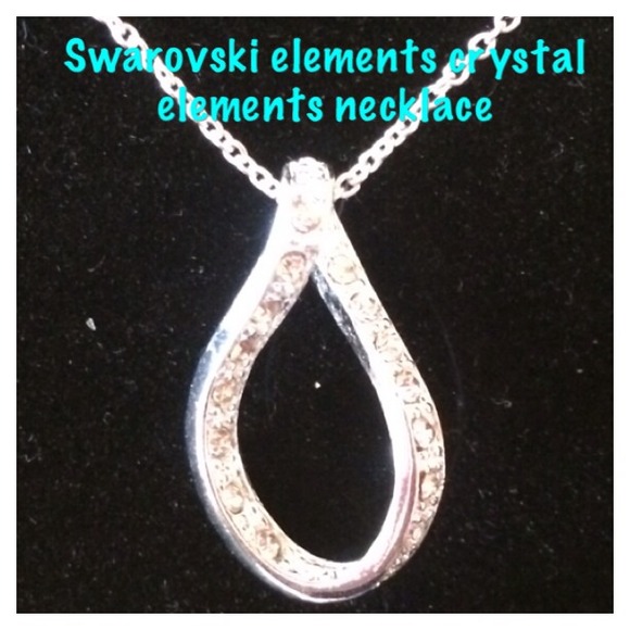 NWOT Swarovski crystal elements necklace