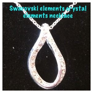 NWOT Swarovski crystal elements necklace