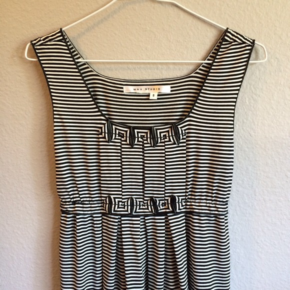 ❌BUNDLED❌ Striped Top - Picture 3 of 4