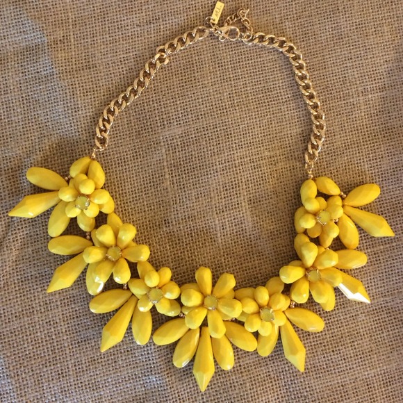 Yellow flower stacked statement necklace NWT