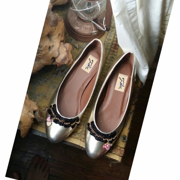 Super cute flats