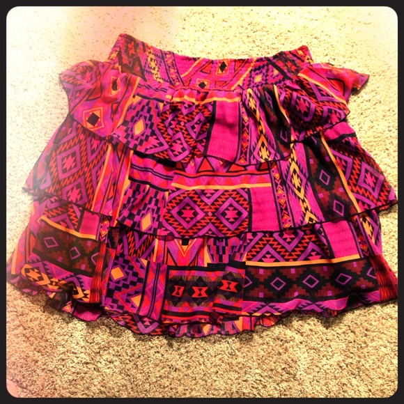 Beautiful Aztec print skirt 💕