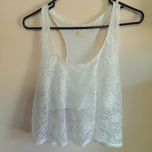 BP Flowy cochet crop top