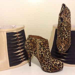 Any season leopard bootie!!!
