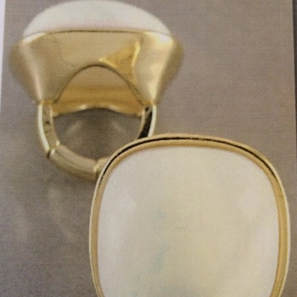 Gold/whit opaque bead statement ring. NWT - Picture 2 of 2