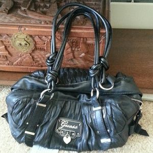 100%  leather Guess purse *price reduced*