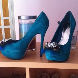 Amazing teal shoes