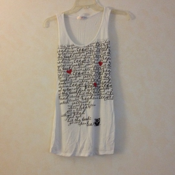 Sleeveless shirt! Barely worn! Good condition :)