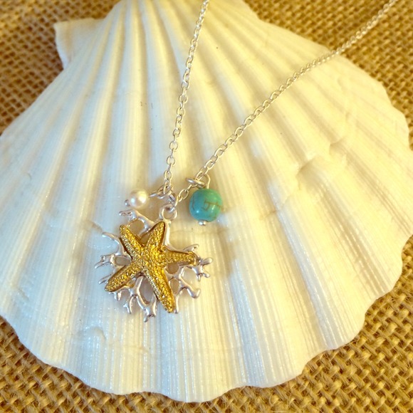 Starfish boutique necklace NWT