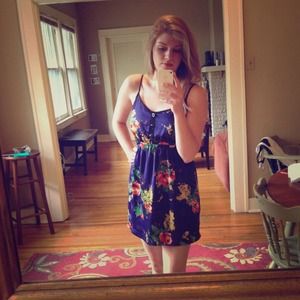 Pretty floral dress.