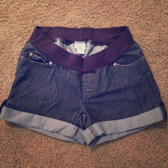 🚫SOLD in Bundle🚫Maternity Shorts- Motherhood