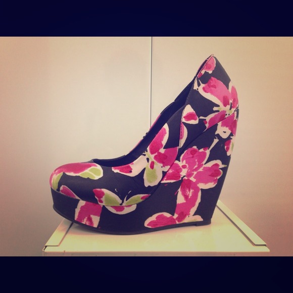 ELLE Floral Platform Wedges