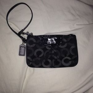 Coach clutch/wristlet