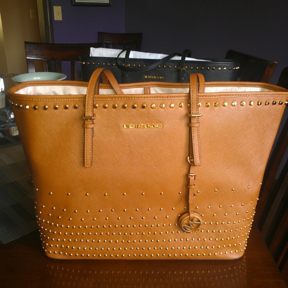 SOLD! Michael Kors Jet Set Travel Luggage Tote Bag
