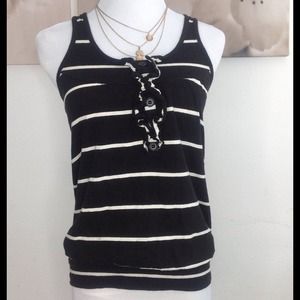 Cute black and white top