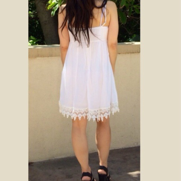 Bohemian chic white dress ONE DAY SALE - Picture 3 of 4