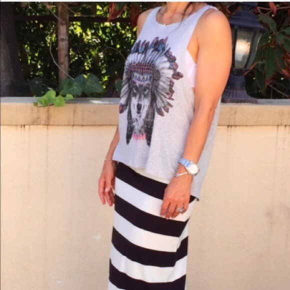 Chic sequin trim graphic tank CLEARANCE - Picture 2 of 3