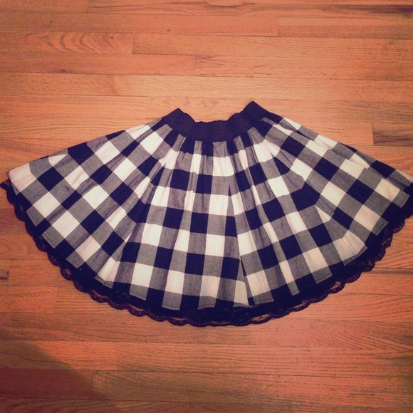 Forever 21 Dresses & Skirts - SALE Black and White Plaid Skirt - Forever 21
