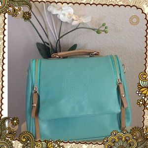 **SOLD**BRAND NEW Teal Classic Crossbody Bag