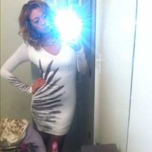 Bebe long sleeve feather graphic holiday dress