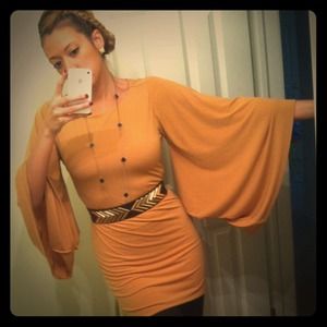 THANKSGIVING DRESS! Bebe kimono sleeve tan dress🍗