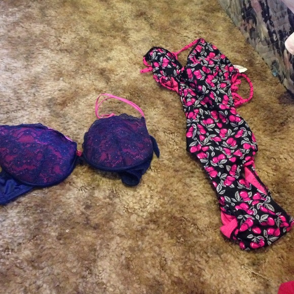 Bundle: one piece swimsuit and lace push up bra