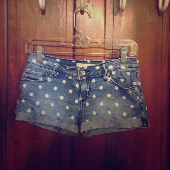 Bullhead dotted shorts