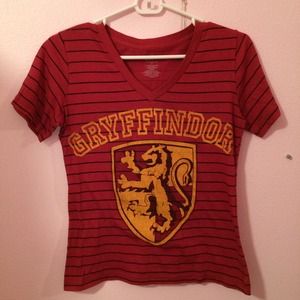 "GRYFFINDOR" Crest Harry Potter shirt