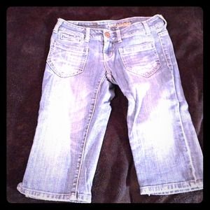 American eagle capris