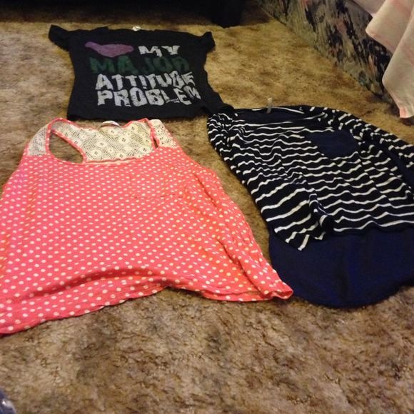 Bundle: summer tops!