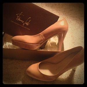 Franco Sarto leather pumps-never worn!