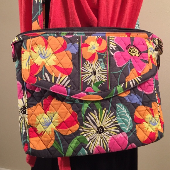 Vera Bradley Handbags - 🚫SOLD🚫