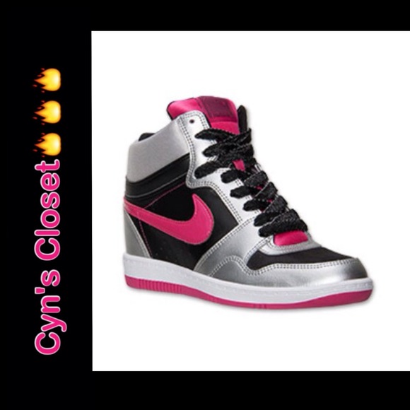 Nike Shoes - 🎉Nike Skytops 🎉SIZE 8.5 Available