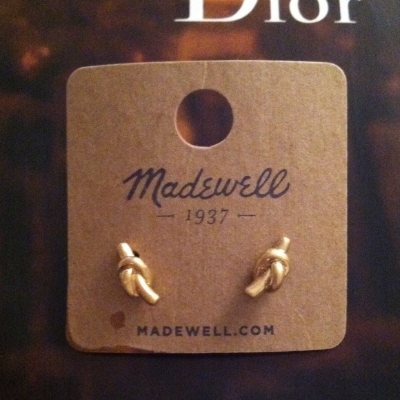 Gold knot stud earrings