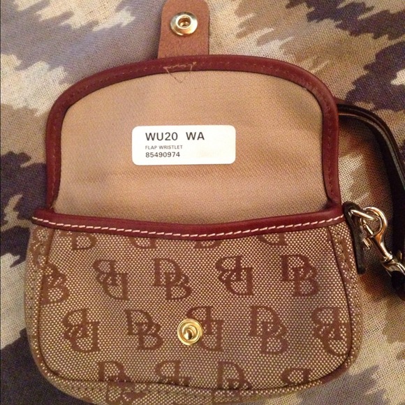 D&B Wristlet -Authentic. NWOT - Picture 2 of 3