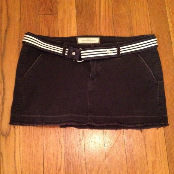 EUC navy blue Abercrombie and Fitch mini skirt