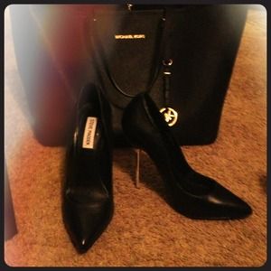 Brand new Steve Madden pumps black heels