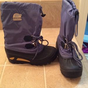 Sorel girls snow boots