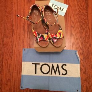 TOMS multicolor wedges