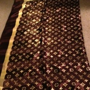 (SALE) $100 on PP, Louis Vuitton scarf