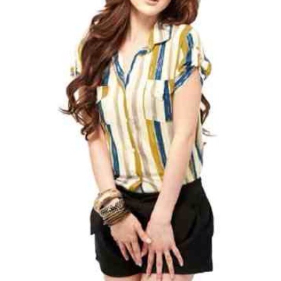 NWOT Point Collar Striped Top