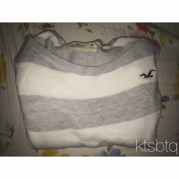 Hollister Sweaters - Hollister Gray Stripe Sweater