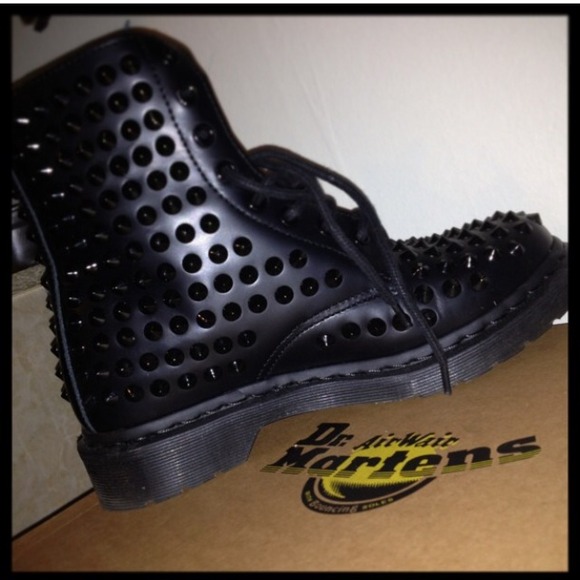 Dr. Martens Shoes - Dr. Martens Boots