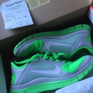 Brand New Nike Free Runs 7.5