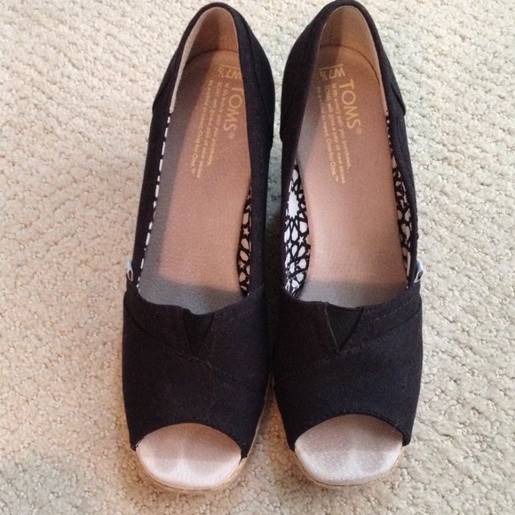 Toms Wedges!