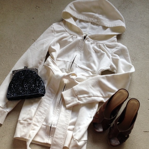 Bundle for @kellylfelows